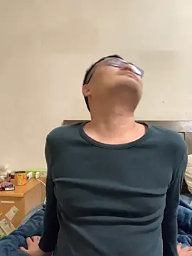 lililiwuwuwu online show from December 13, 1:33 pm