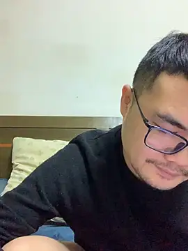 lililiwuwuwu online show from December 8, 12:41 pm