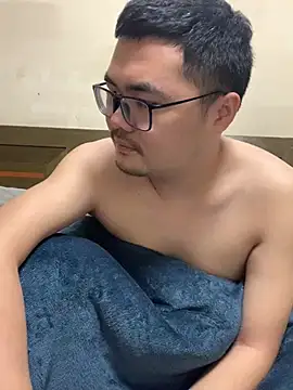 lililiwuwuwu online show from March 6, 3:56 pm