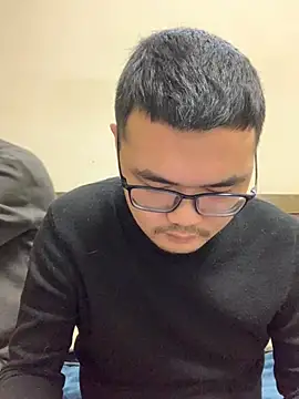lililiwuwuwu online show from December 10, 1:22 pm