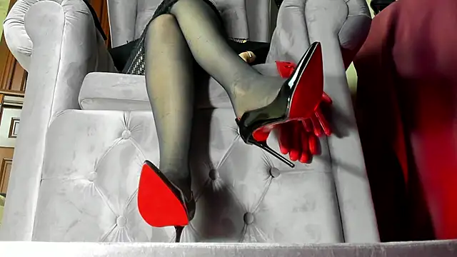 LillaGoddess online show from November 12, 2:10 pm