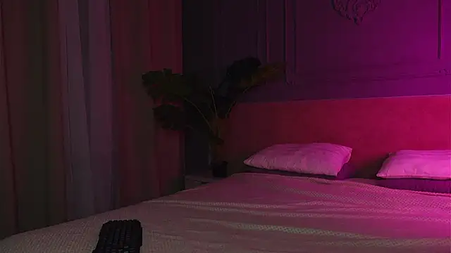 Liv Fay online show from December 3, 2:49 pm