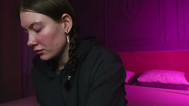 Liv Fay online show from November 29, 1:22 pm