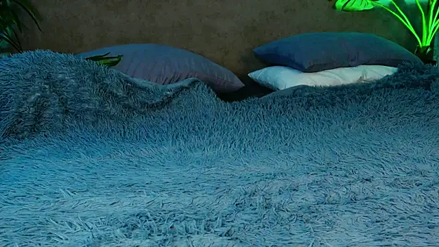 Liv Fay online show from March 20, 8:40 pm