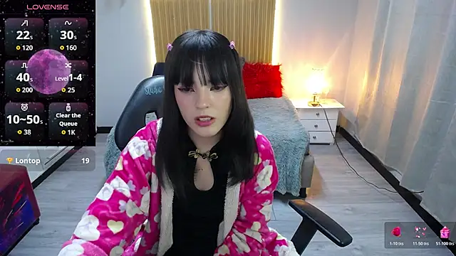 Snapshot of sailor_moon07 chatting on February 15, 7:51 am sailor moon07 online show from February 15, 7:51 am