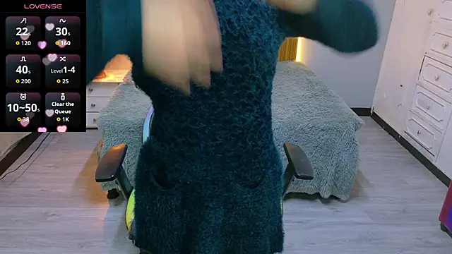 Snapshot of sailor_moon07 chatting on February 8, 4:32 am sailor moon07 online show from February 8, 4:32 am