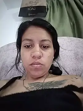 Snapshot of Tiphanydirty3 chatting on July 2, 10:32 am Tiphanydirty3 online show from July 2, 10:32 am