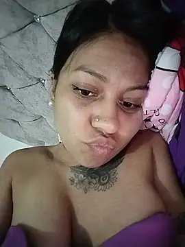 Tiphanydirty3 online show from May 22, 4:54 am