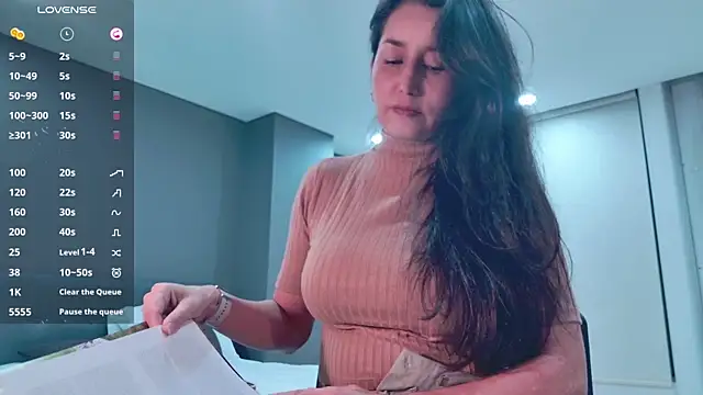 Snapshot of AndreaGomez88 chatting on November 5, 2:25 am AndreaGomez88 online show from November 5, 2:25 am