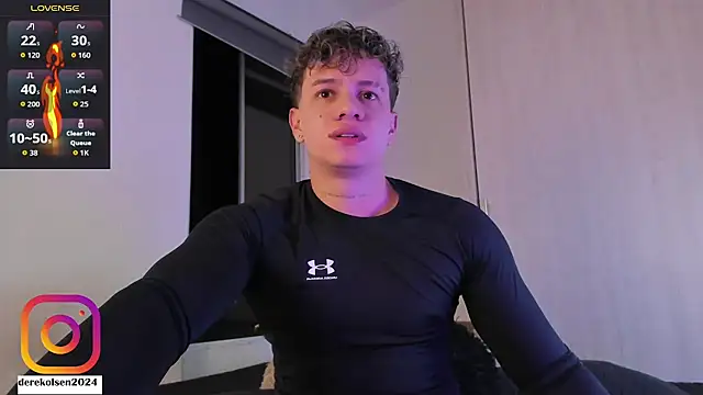 Snapshot of DerekOlsen chatting on November 8, 2:48 am DerekOlsen online show from November 8, 2:48 am