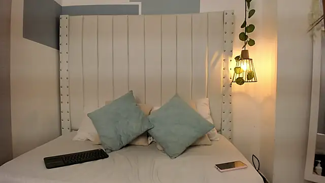 hannah gray online show from February 7, 11:07 am