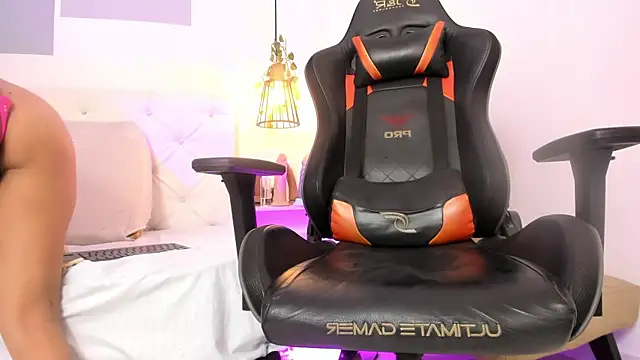 Snapshot of hannah_gray chatting on March 13, 5:28 pm hannah gray online show from March 13, 5:28 pm