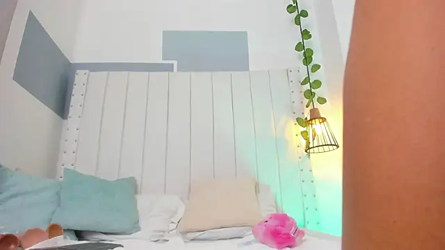 Snapshot of hannah_gray chatting on September 23, 11:06 am hannah gray online show from September 23, 11:06 am