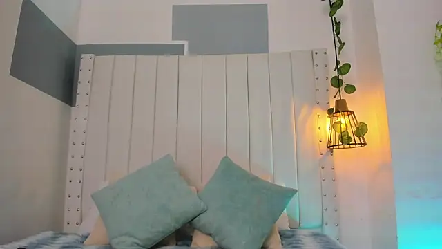 Snapshot of hannah_gray chatting on October 13, 11:12 am hannah gray online show from October 13, 11:12 am