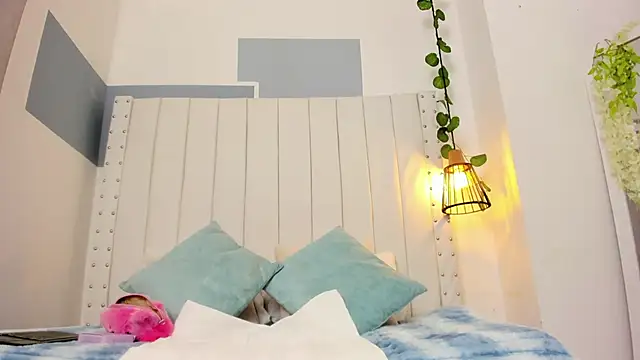 Snapshot of hannah_gray chatting on September 12, 11:10 am hannah gray online show from September 12, 11:10 am