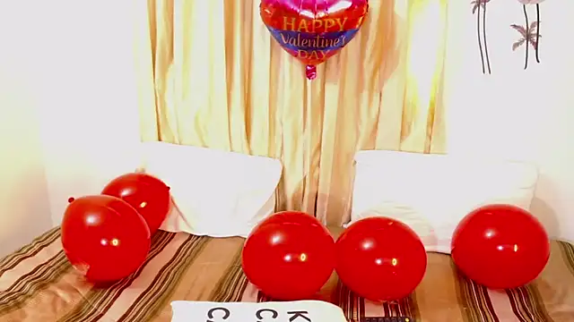 NahomyAndrews online show from February 14, 3:56 pm