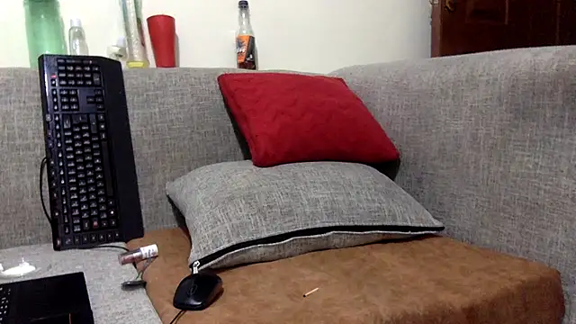 creamyjuices01 online show from March 25, 11:47 pm