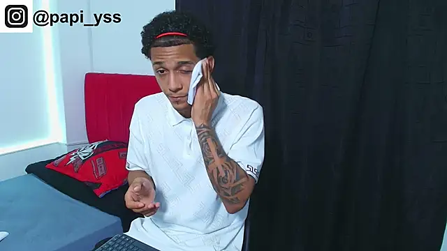 dominic smith  online show from November 20, 10:42 pm