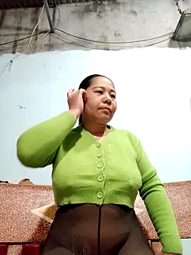 Queen 18200 online show from February 3, 10:04 pm