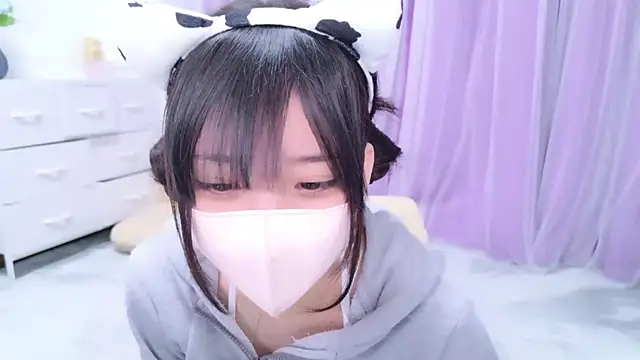 -Yuria- online show from February 17, 3:00 pm