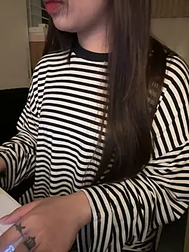 Snapshot of Jenni_nana chatting on February 8, 7:17 am Jenni nana online show from February 8, 7:17 am