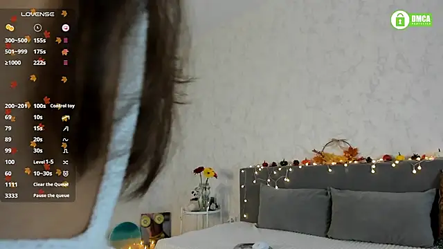 Snapshot of pretty_yong_cat chatting on October 10, 2:18 pm pretty yong cat online show from October 10, 2:18 pm