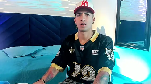 DrakeNeumann online show from April 13, 3:32 am