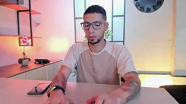 DrakeNeumann online show from February 27, 3:29 am