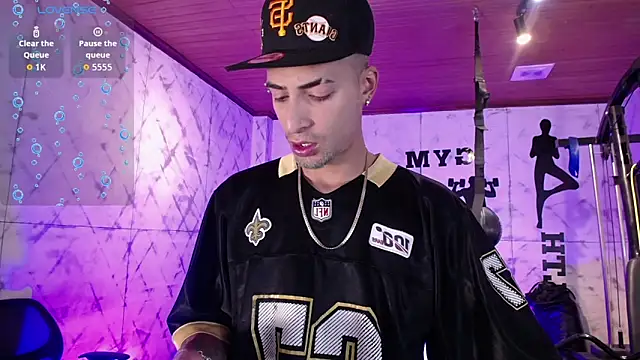 DrakeNeumann online show from November 14, 3:32 am