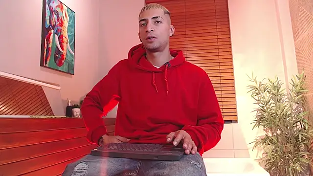 DrakeNeumann online show from April 18, 4:04 am