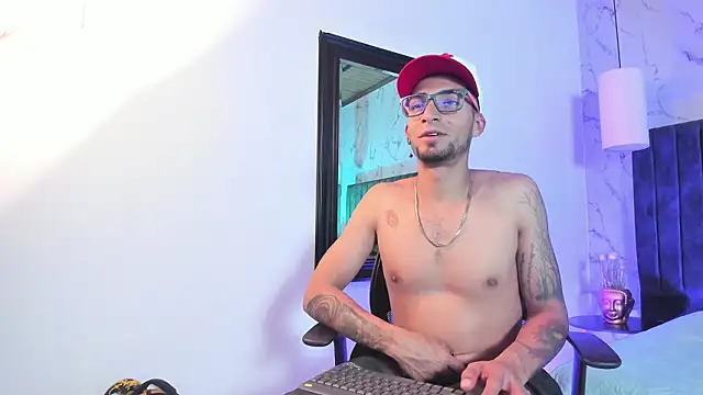 DrakeNeumann online show from February 14, 4:13 am