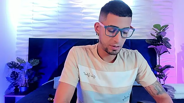 DrakeNeumann online show from February 9, 3:26 am