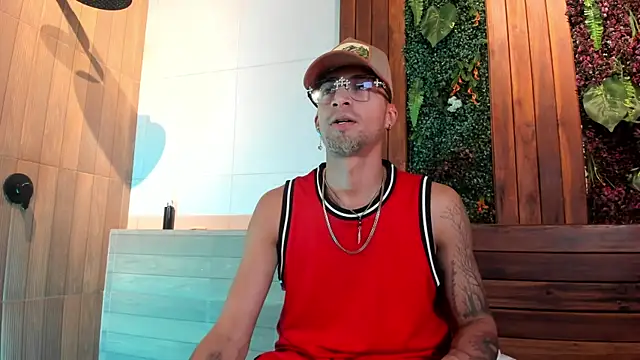 DrakeNeumann online show from August 3, 3:47 am