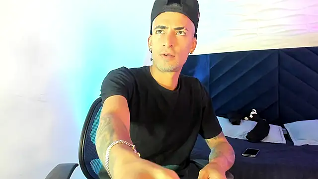 DrakeNeumann online show from November 10, 3:33 am