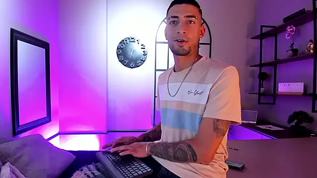 DrakeNeumann online show from November 27, 3:40 am