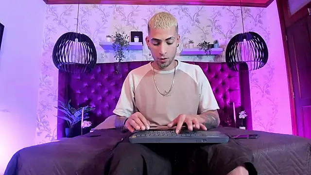 DrakeNeumann online show from April 6, 3:46 am