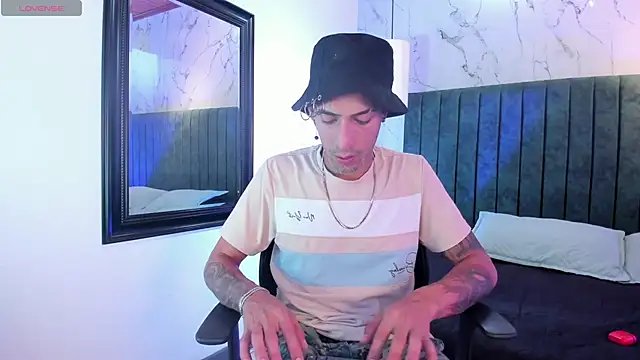 DrakeNeumann online show from November 15, 3:54 am