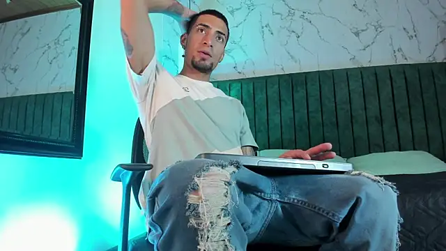 DrakeNeumann online show from January 6, 10:03 pm