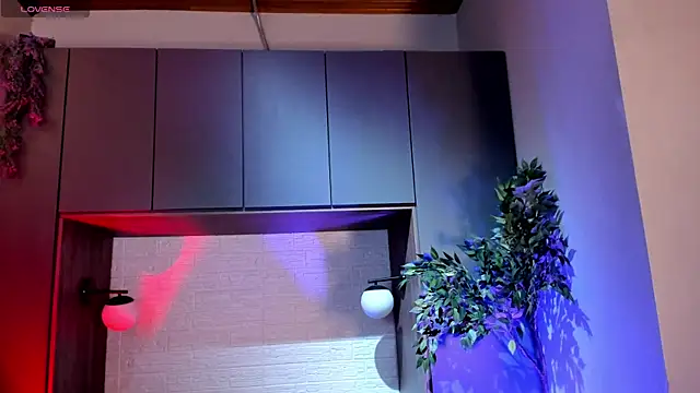 DrakeNeumann online show from December 3, 4:02 am