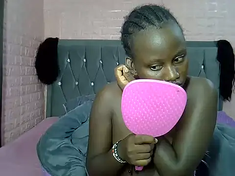 sexybree  online show from June 1, 8:41 pm