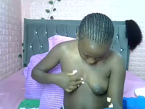 Snapshot of sexybree_ chatting on November 28, 7:19 am sexybree online show from November 28, 7:19 am