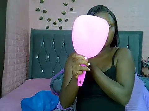 Snapshot of sexybree_ chatting on October 3, 7:37 pm sexybree online show from October 3, 7:37 pm