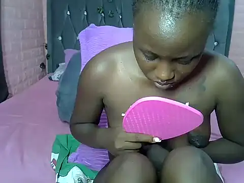 Snapshot of sexybree_ chatting on December 2, 7:37 pm sexybree online show from December 2, 7:37 pm