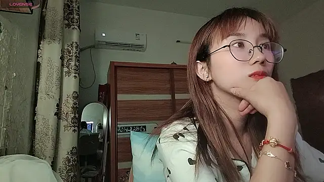 Lili 666 online show from May 2, 4:12 pm