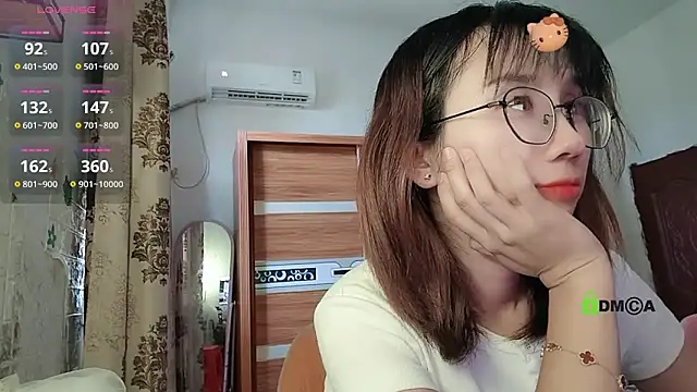 Snapshot of Lili_666 chatting on October 9, 7:42 am Lili 666 online show from October 9, 7:42 am