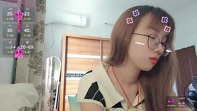 Snapshot of Lili_666 chatting on July 1, 2:34 am Lili 666 online show from July 1, 2:34 am
