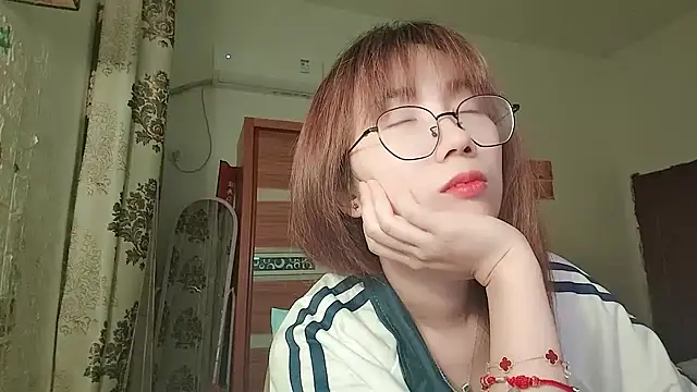 Lili 666 online show from May 18, 6:01 pm