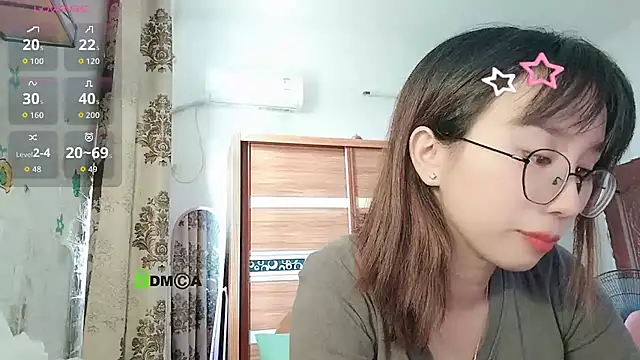 Snapshot of Lili_666 chatting on October 14, 2:12 am Lili 666 online show from October 14, 2:12 am