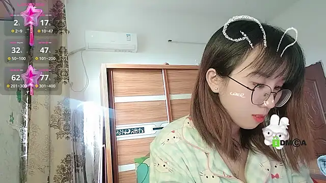 Snapshot of Lili_666 chatting on October 31, 1:46 am Lili 666 online show from October 31, 1:46 am