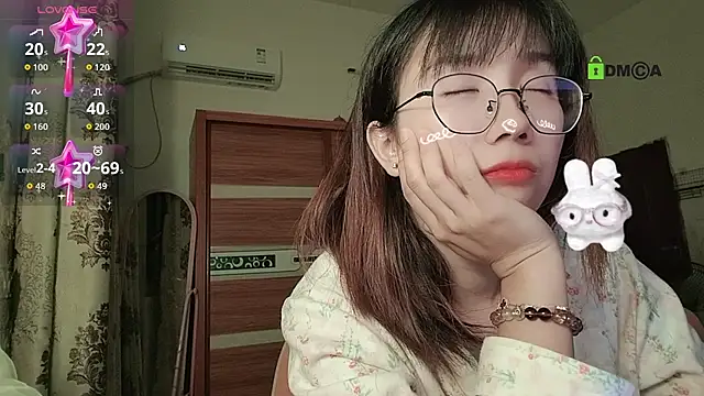 Snapshot of Lili_666 chatting on November 1, 3:28 pm Lili 666 online show from November 1, 3:28 pm